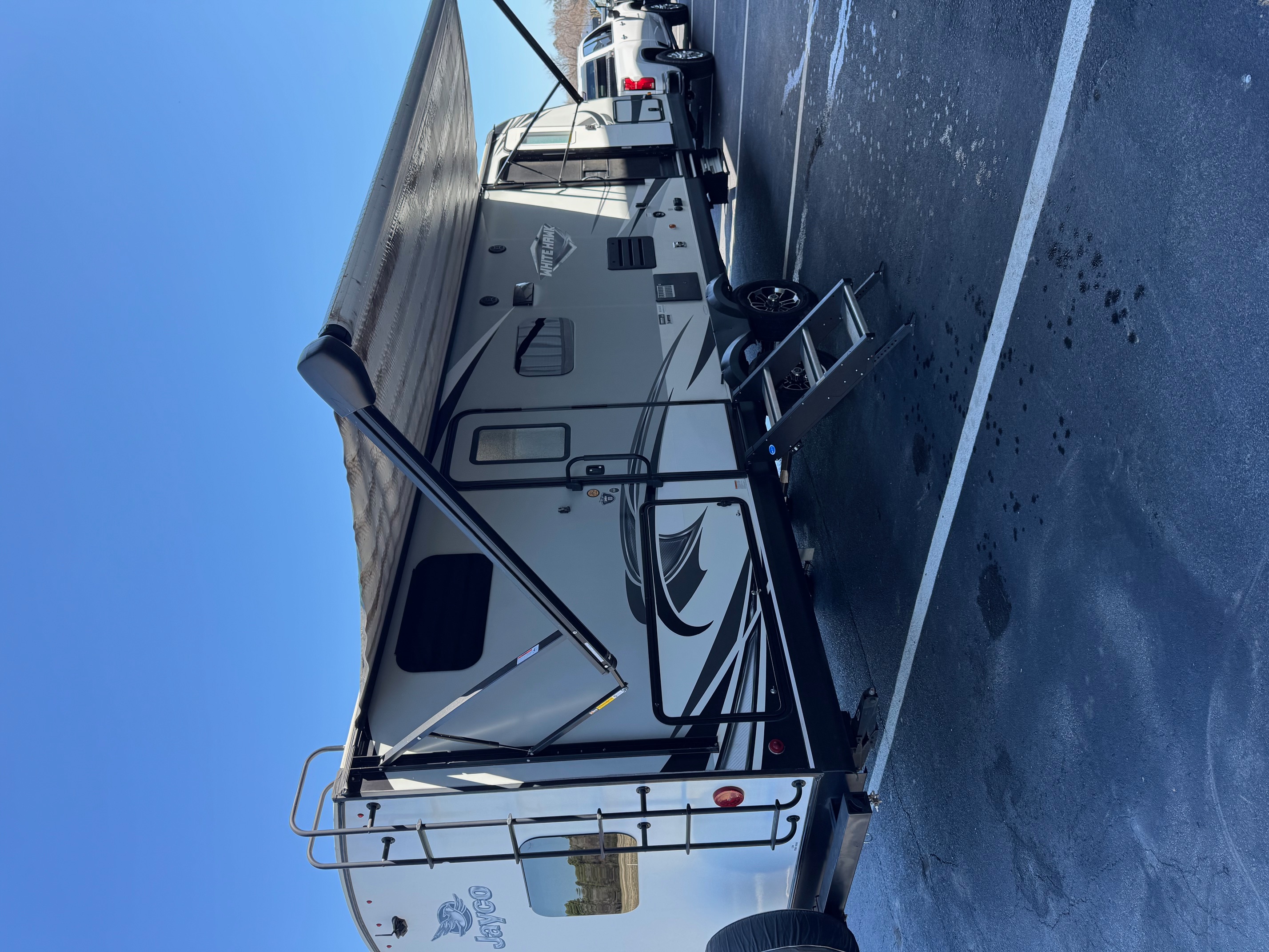 Jayco Whitehawk 29BH rental view 5 - Neptune Trailer Rentals Virginia Beach